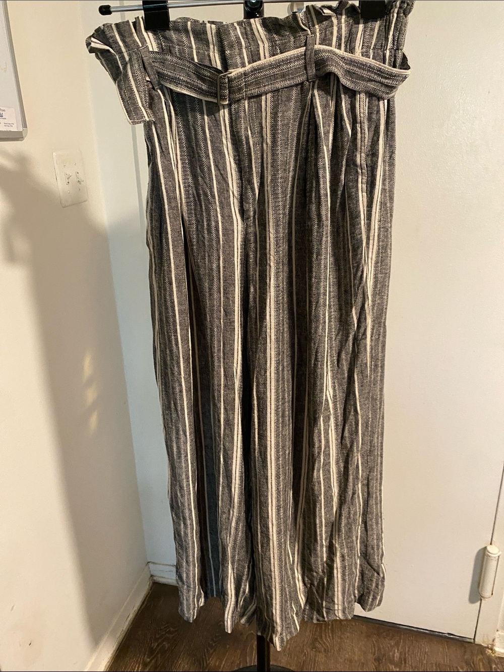 Banana Republic Striped Paperbag Wide-Leg Pants in Gray and White